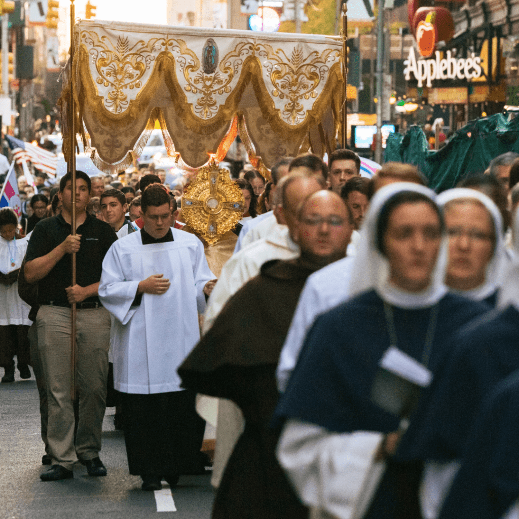 Father Mike Schmitz to Lead Eucharistic Procession on the Streets of