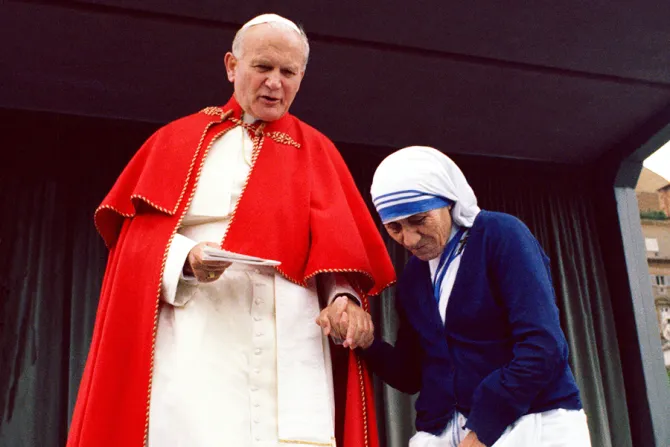 Mor Teresa og Johannes Paul II, 25. mai 1983. | Credit: L'Osservatore Romano