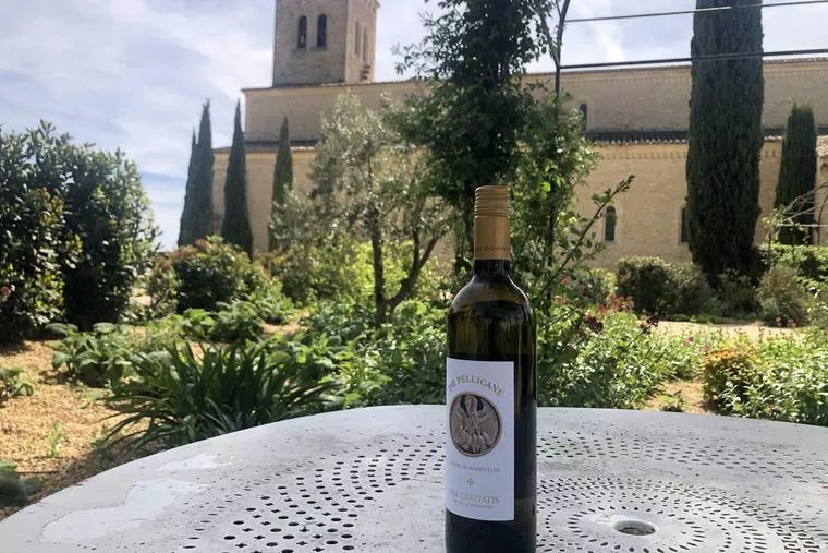 Flasken Pie Pellicane fra klosteret i Le Barroux