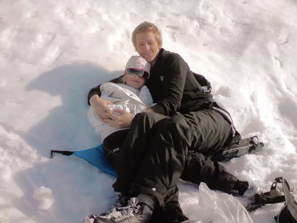 Cecilie sammen med storebroren Bjørnar før han ble syk