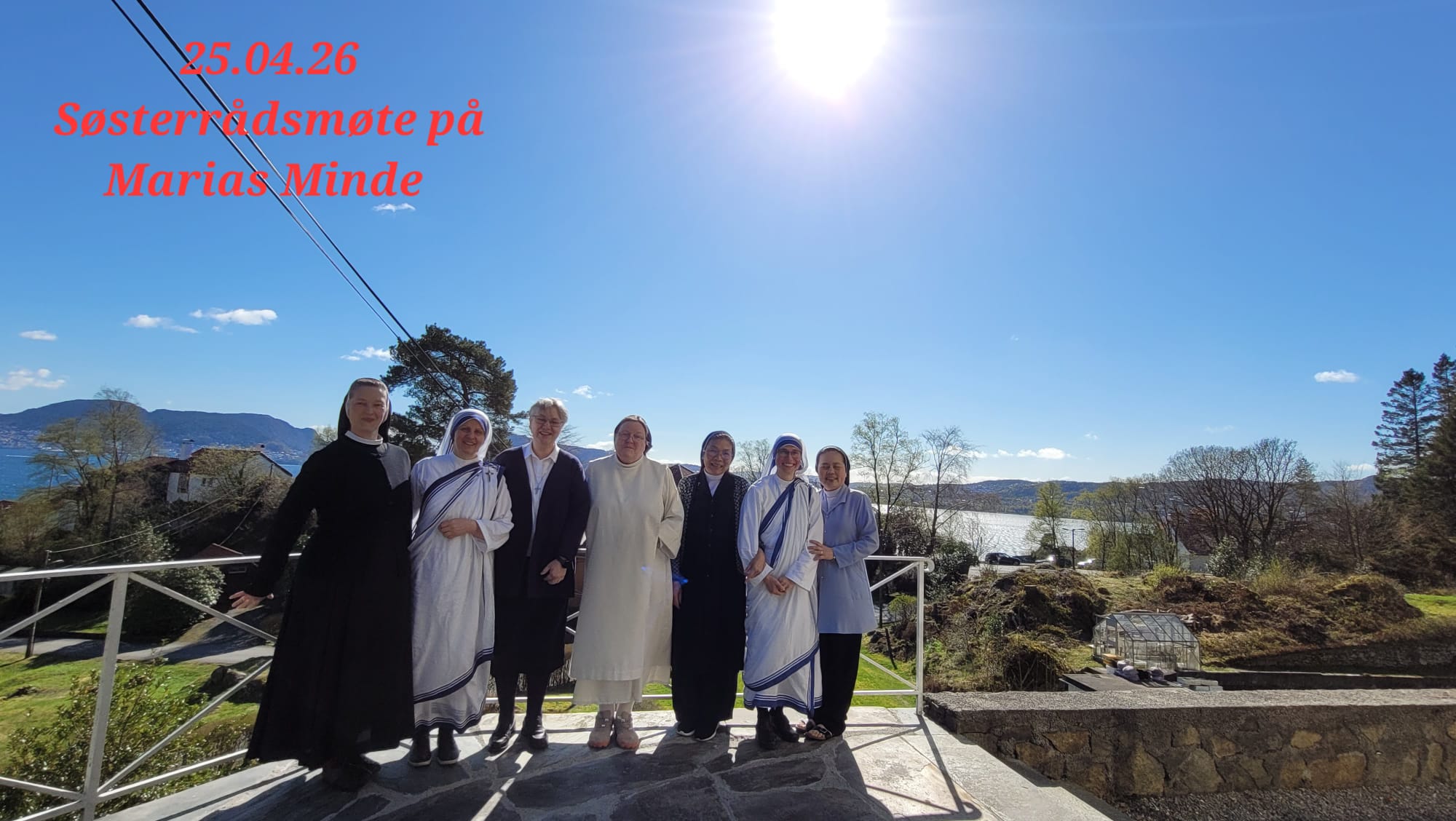 BIldet viser fra venstre:  sr. Kataryna, sr. Madeleine, sr. Anette, sr. Anne Bente, sr. Lucia, sr. Consolata, sr. Teresa (priorinne Marias Minde)