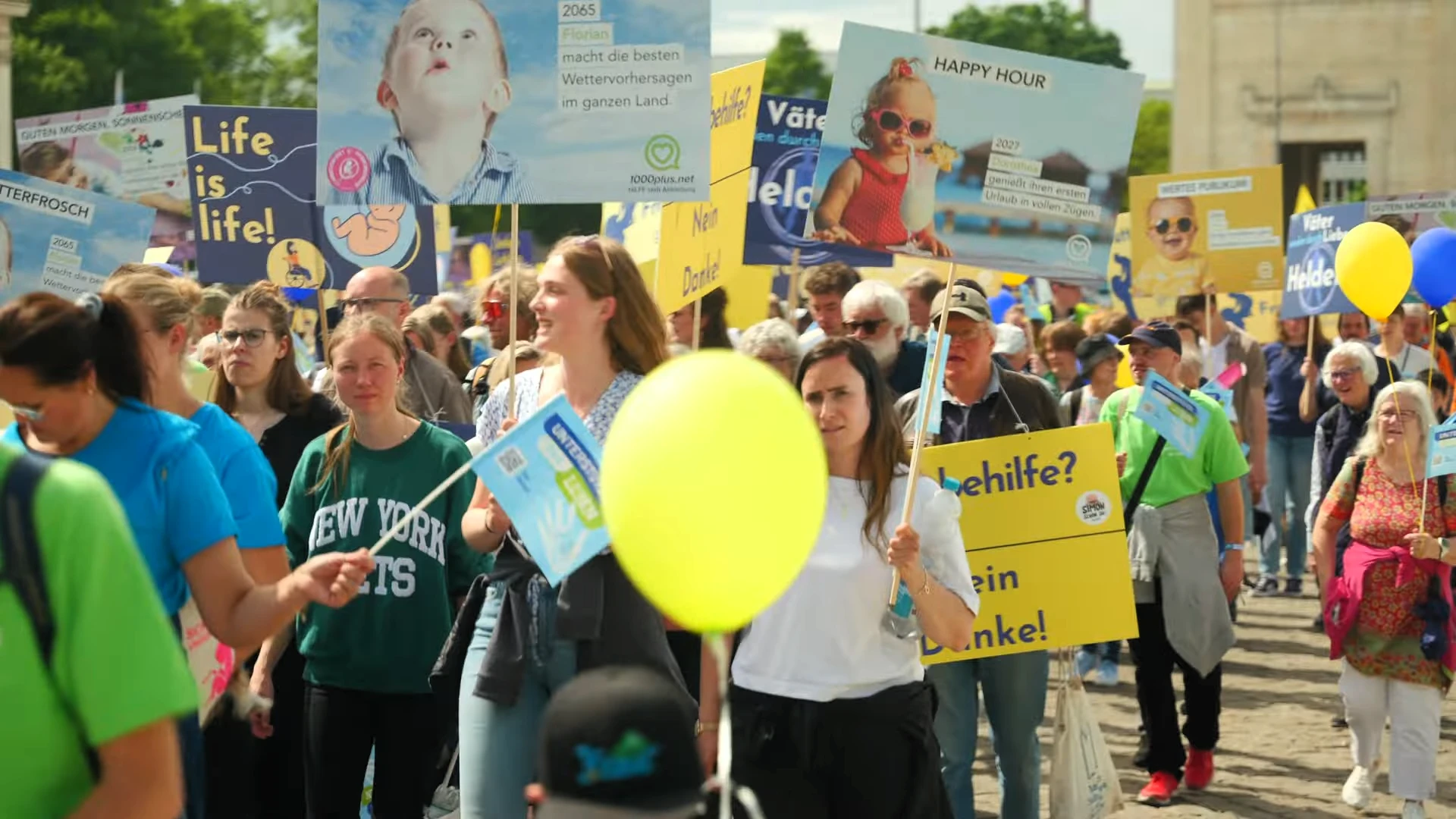 Deltakere under München-marsjen for livet 2025. Skjermbilde fra YouTube.
