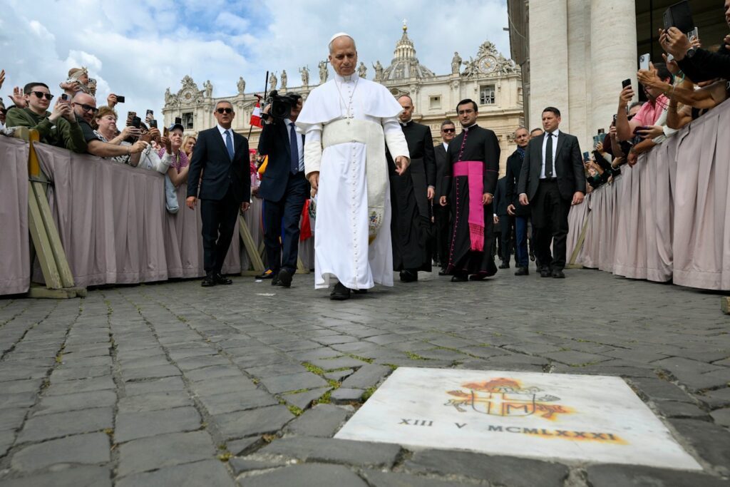 Pave Leo XIV ba der den hellige Johannes Paul II ble skutt, på festen for Vår Frue av Fátima