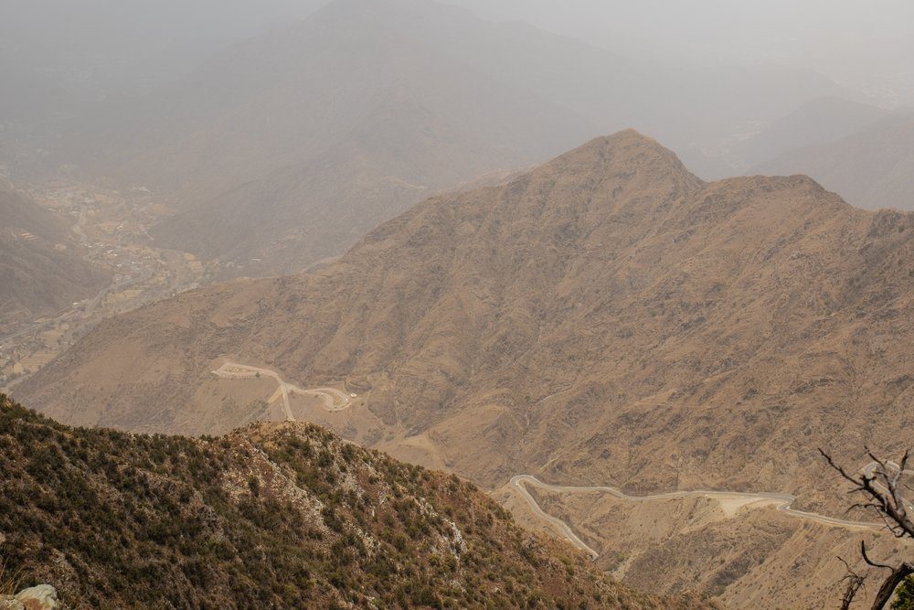 Fjellandskapet i Asir-regionen i det sørlige Saudi-Arabia, der mer enn 200 etiopiske ungdommer etter meldingene holdes i Khamis Mushait-fengselet.