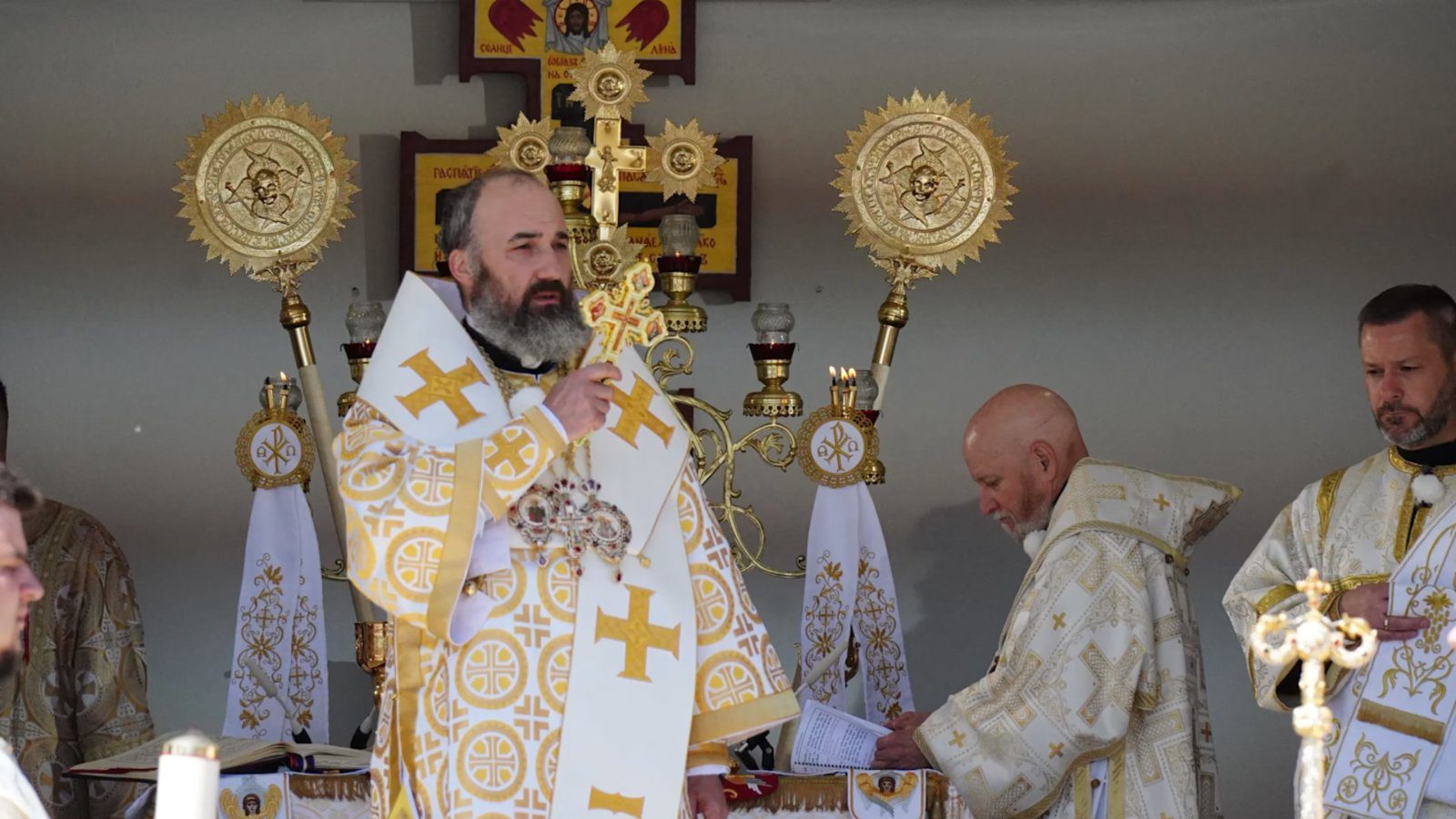 Metropolitt-erkebiskop Jonáš Maxim av Prešov feirer den hierarkiske guddommelige liturgien på 50-årsdagen for den salige Vasiľ Hopkos død i Hrabské i Slovakia 10. mai 2026.