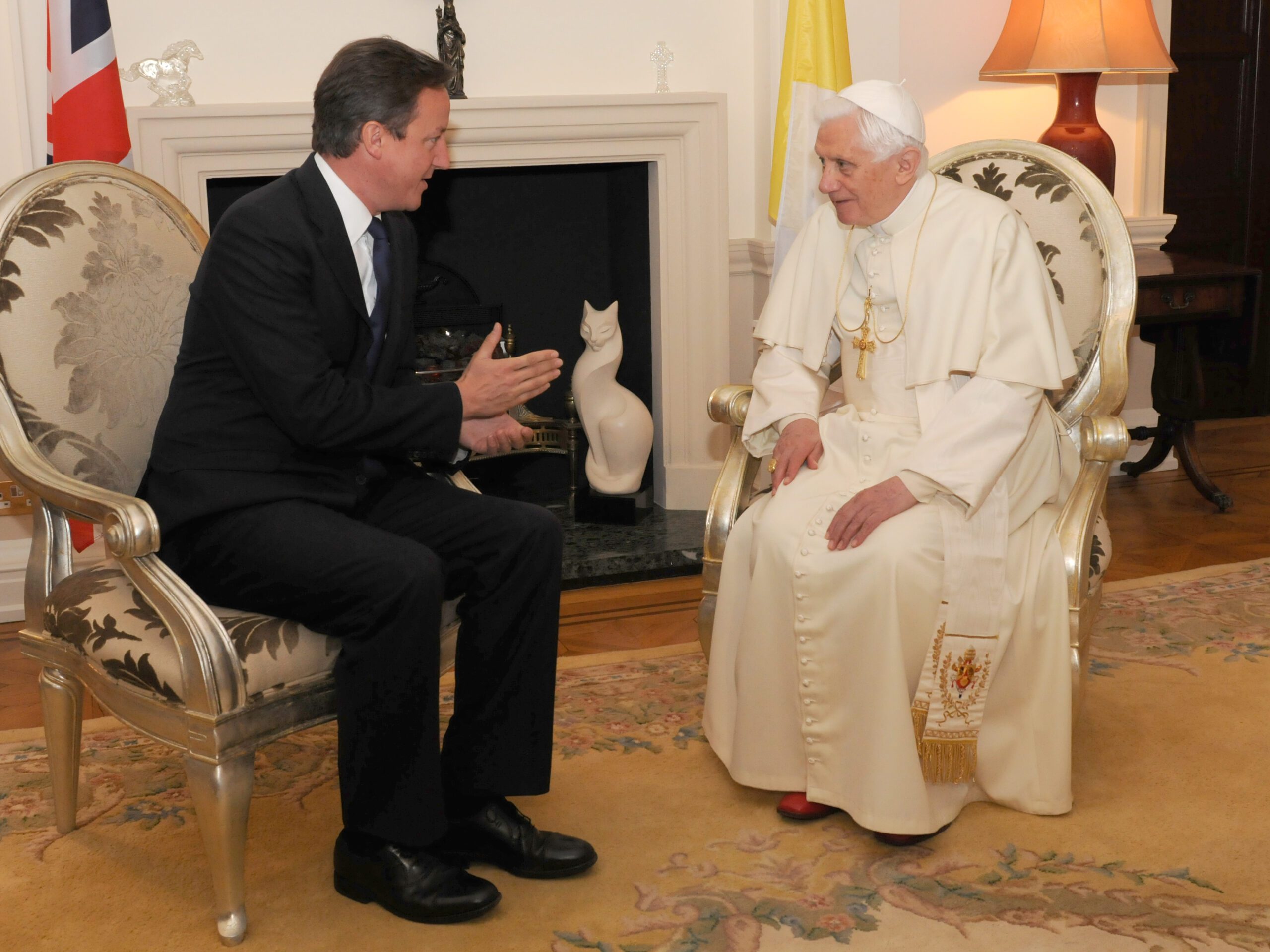 Pave Benedikt XVI med statsminister David Cameron